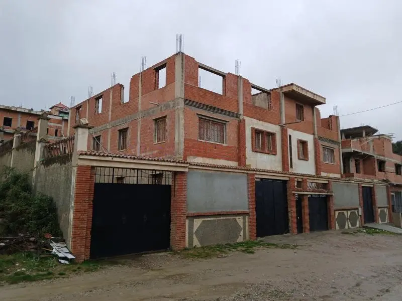 Villa R+2 sur 720 m² à Adekar – Adekar, Béjaïa