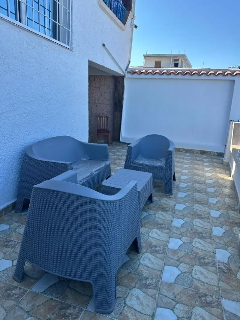 Chalet avec piscine à Saket – photo 4
