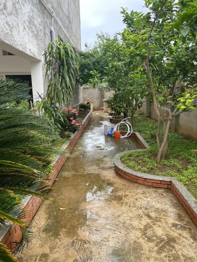 Grande villa R+2 meublée avec jardin – photo 3
