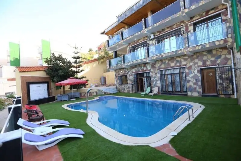 Villa en bord de mer avec piscine, R+2 – Béjaïa Centre, Béjaïa