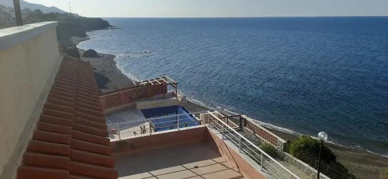 Villa piscine à débordement pieds dans l'eau – Beni Ksila, Béjaïa
