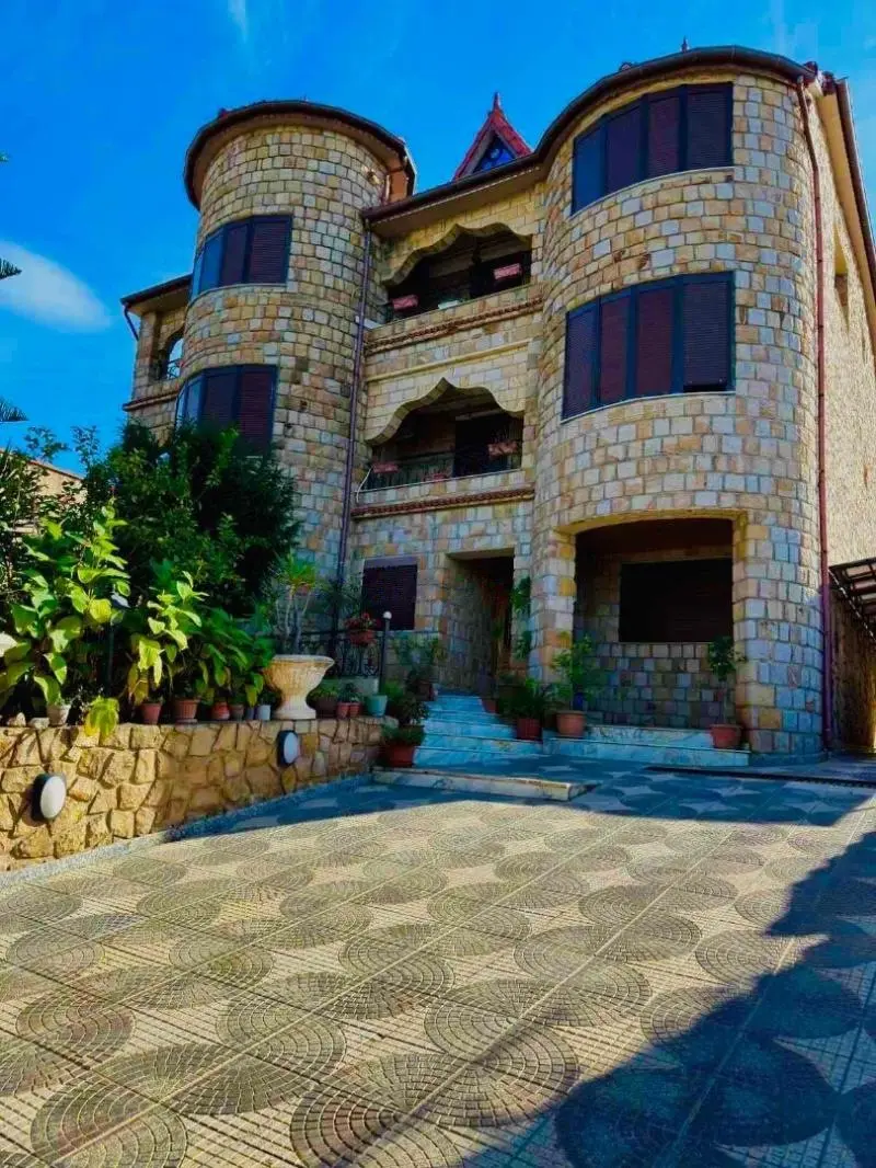 Villa avec piscine sur 875 m² de terrain – Béjaïa Centre, Béjaïa