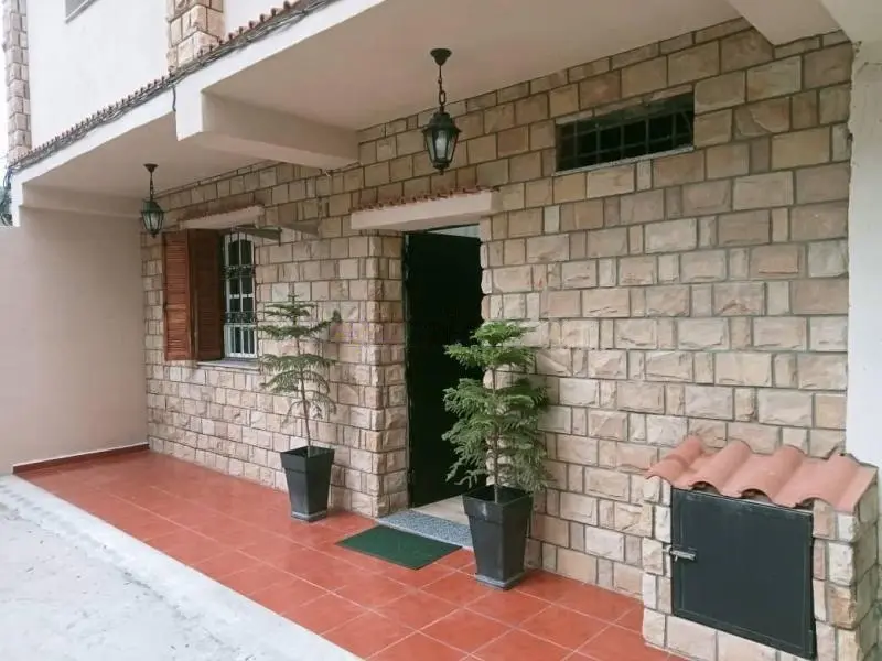 Bungalow pieds dans l'eau sur la plage de Saket – Saket, Béjaïa