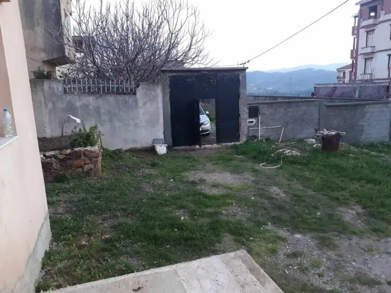 Villa R+2 sur 888 m² à El Kseur – photo 2
